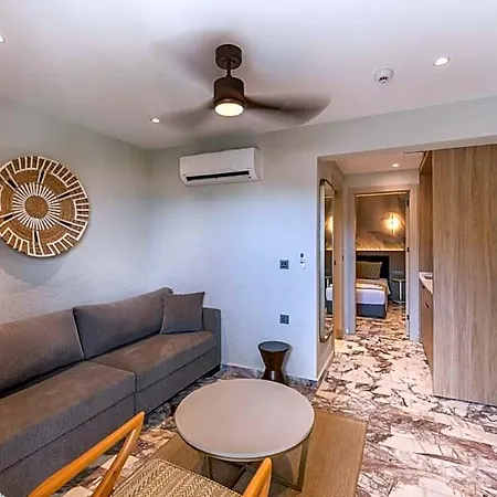 Club Aquarium إتْشميلير